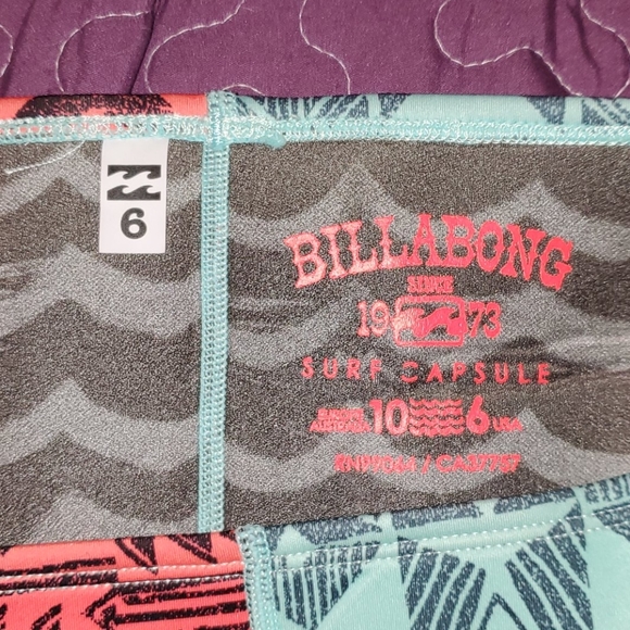 Billabong bikini style wetsuit bottom - Picture 2 of 3